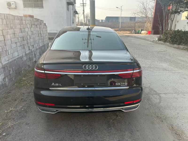 晋中21年奥迪A8L5