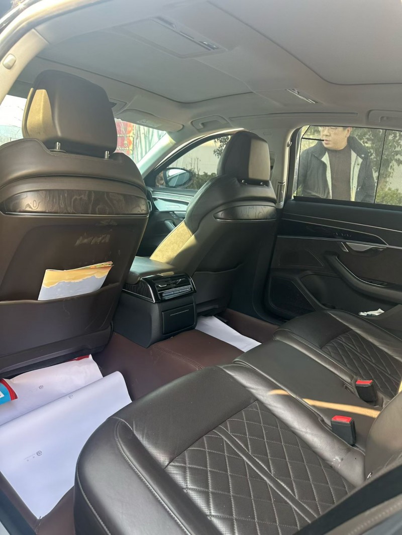 晋中21年奥迪A8L7