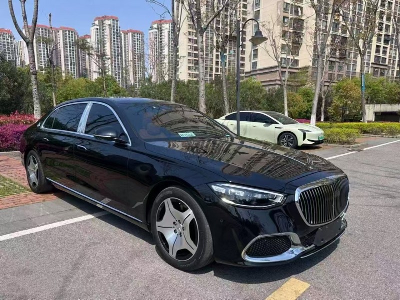 邢台24年奔驰迈巴赫S级3