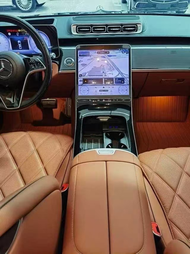邢台24年奔驰迈巴赫S级5