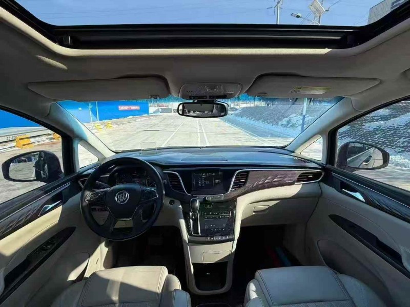 东营17年别克GL84