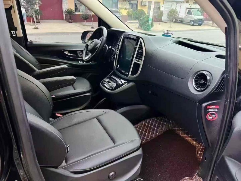 东营23年奔驰威霆5