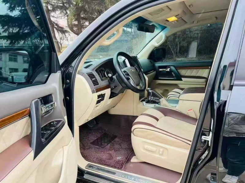 淄博19年丰田兰德酷路泽7