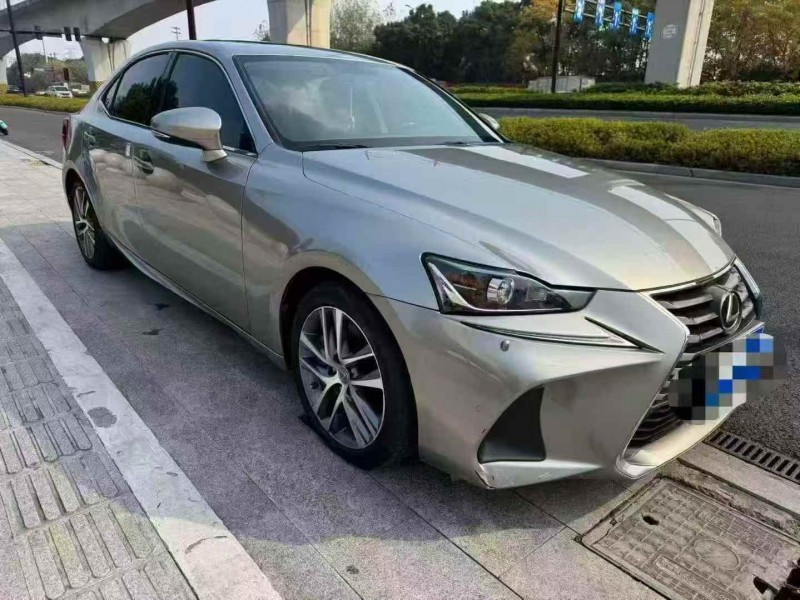 金华18年雷克萨斯IS3