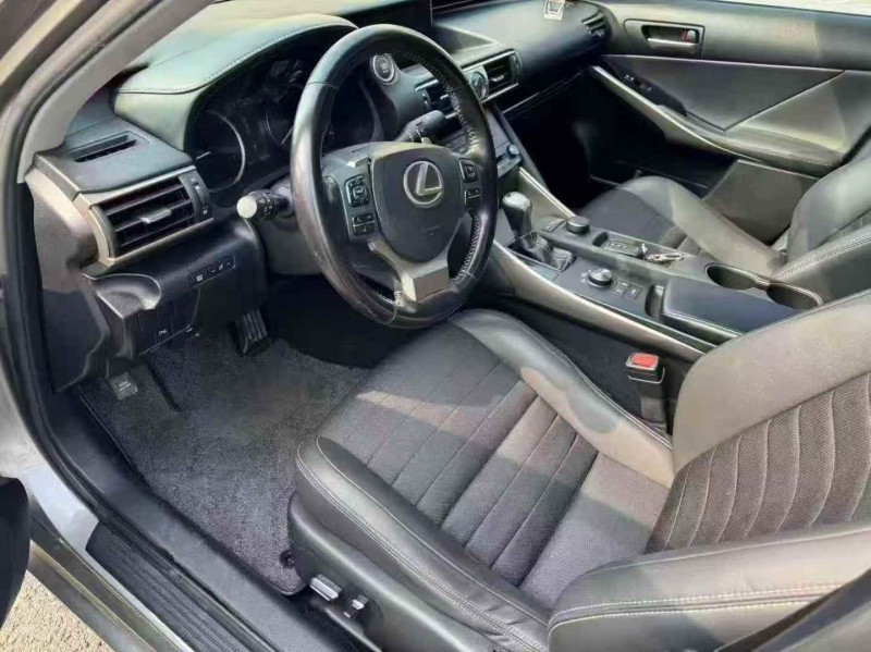 金华18年雷克萨斯IS4