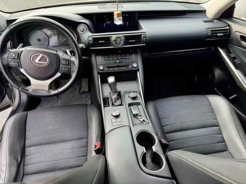 金华18年雷克萨斯IS6