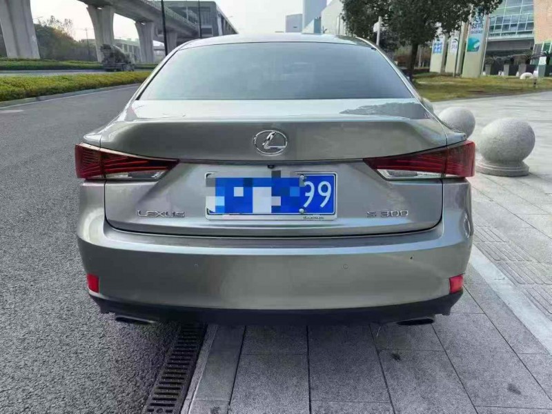 金华18年雷克萨斯IS9