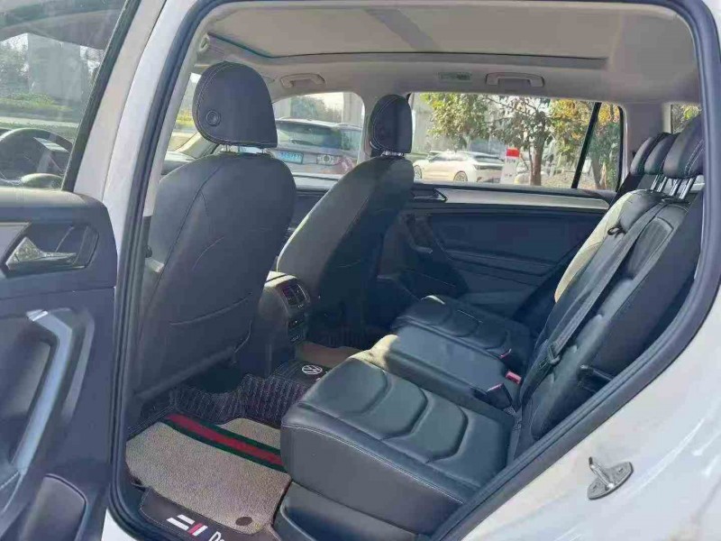 嘉兴19年大众途观6