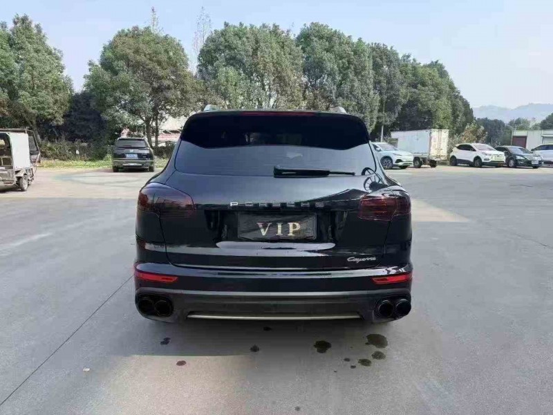 湖州15年保时捷卡宴9