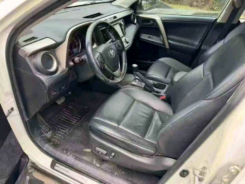 湖州14年丰田RAV46