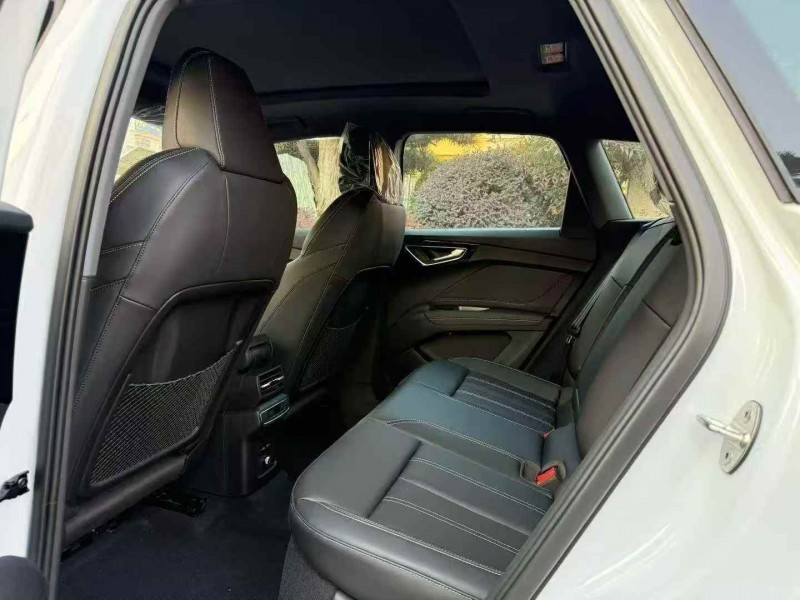 嘉兴25年奥迪Q46