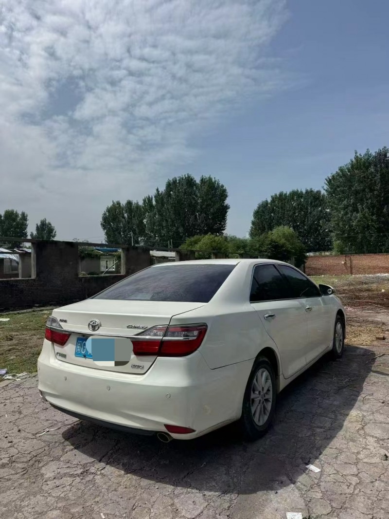 鹤壁17年丰田凯美瑞5