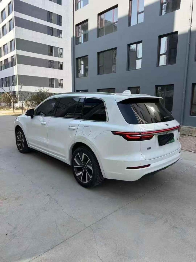 东营22年理想理想ONE8