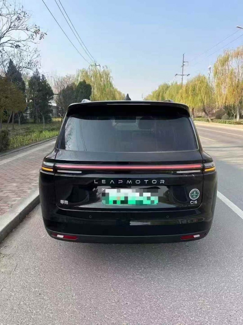 枣庄25年零跑汽车C169