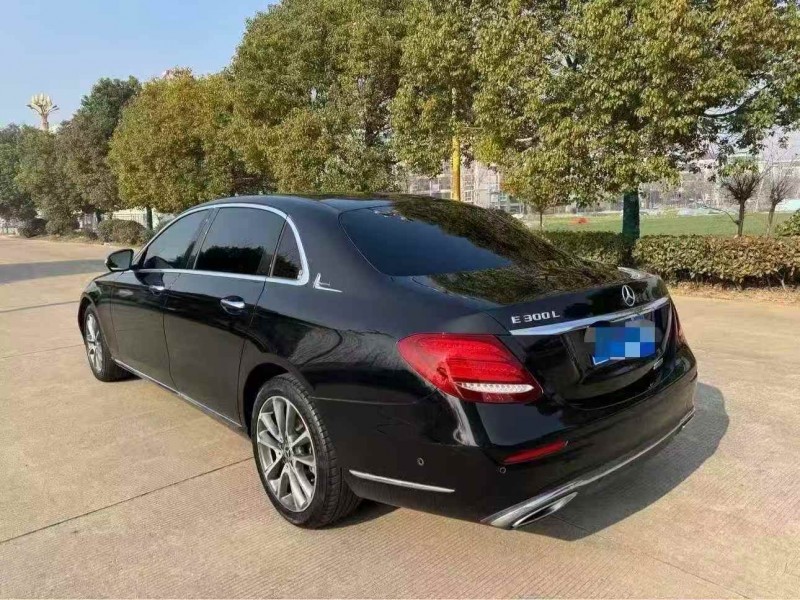 连云港21年奔驰E8