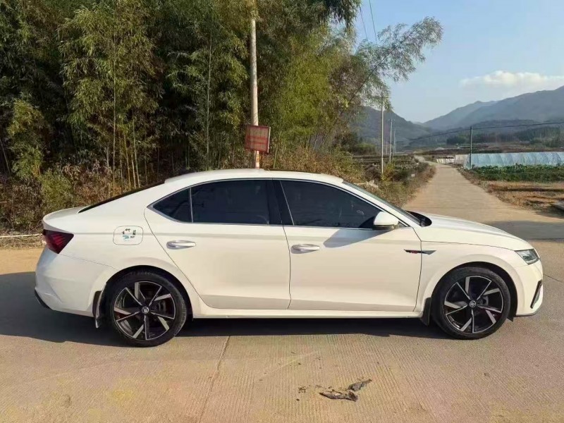 厦门21年斯柯达明锐3