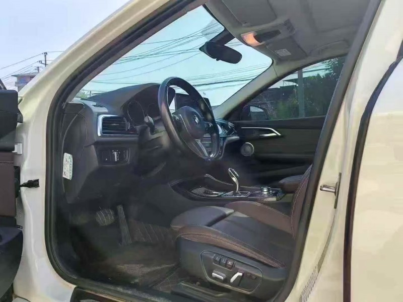 柳州23年宝马1系5