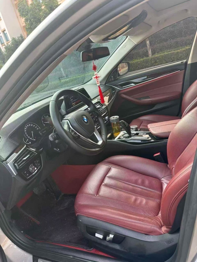 成都17年宝马5系3