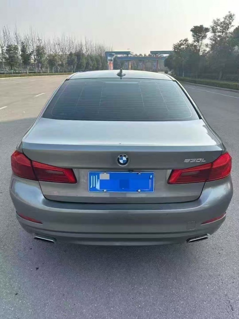 成都17年宝马5系7