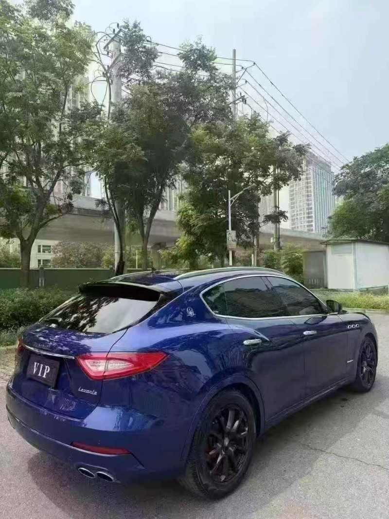 襄阳19年玛莎拉蒂Levante4