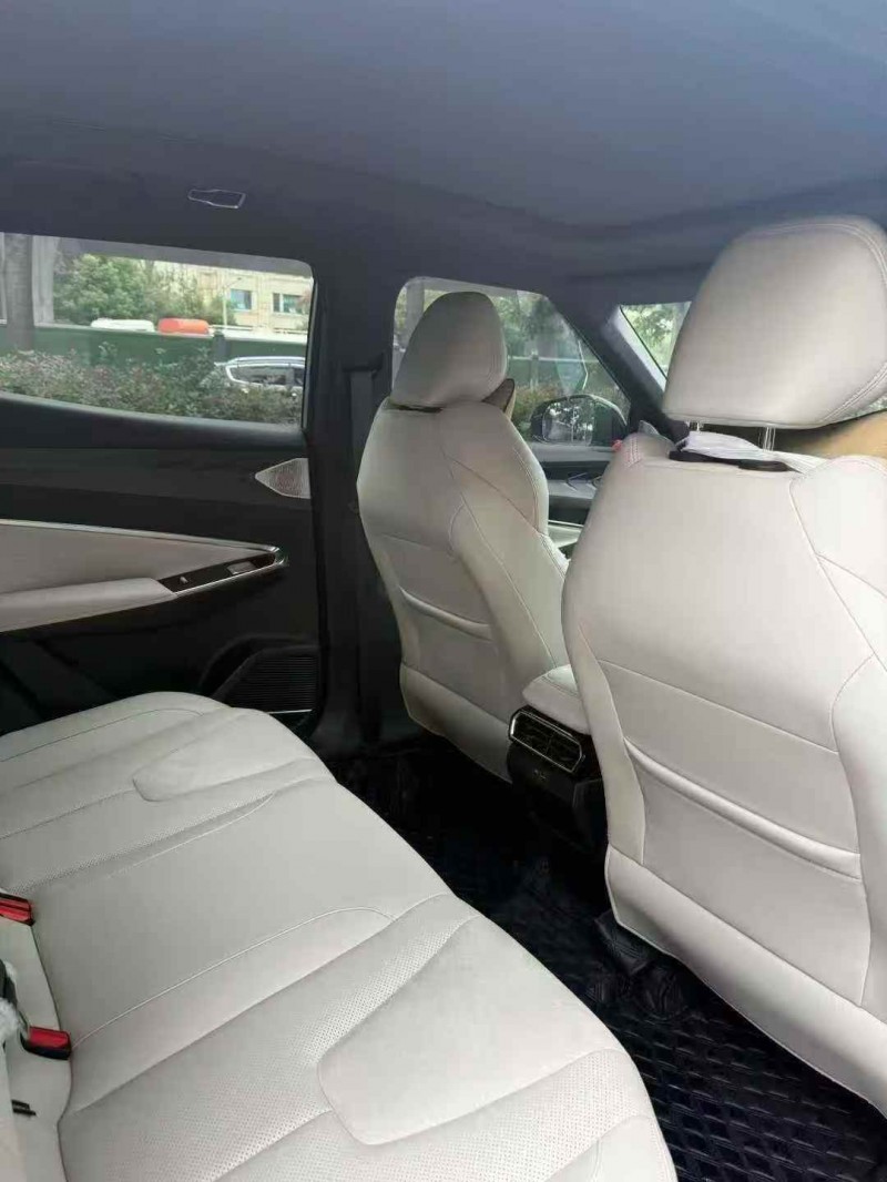 襄阳24年吉利博越3