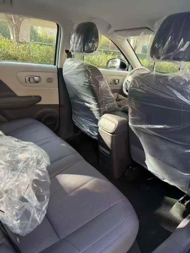 襄阳25年零跑汽车B103