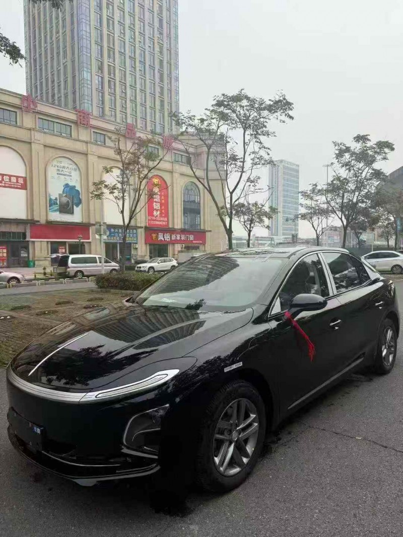 襄阳25年红旗E-QM52