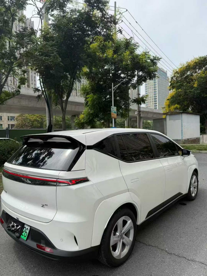 襄阳25年合创汽车Z034