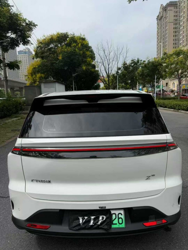 襄阳25年合创汽车Z035