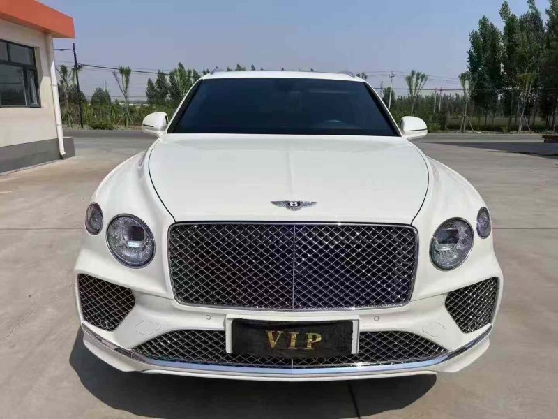 唐山21年宾利添越1