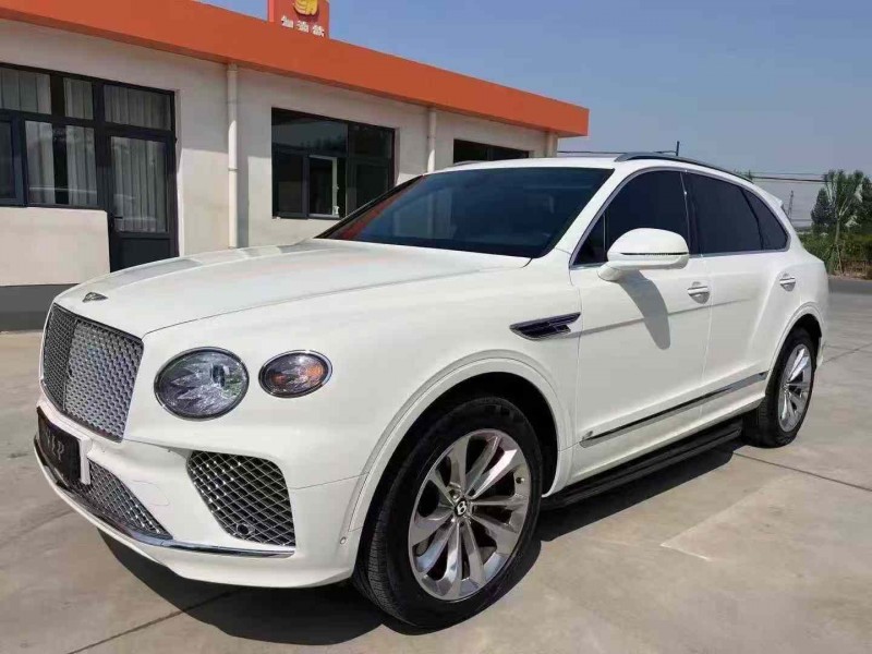 唐山21年宾利添越3