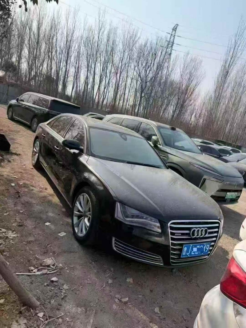 青岛16年奥迪A8L1