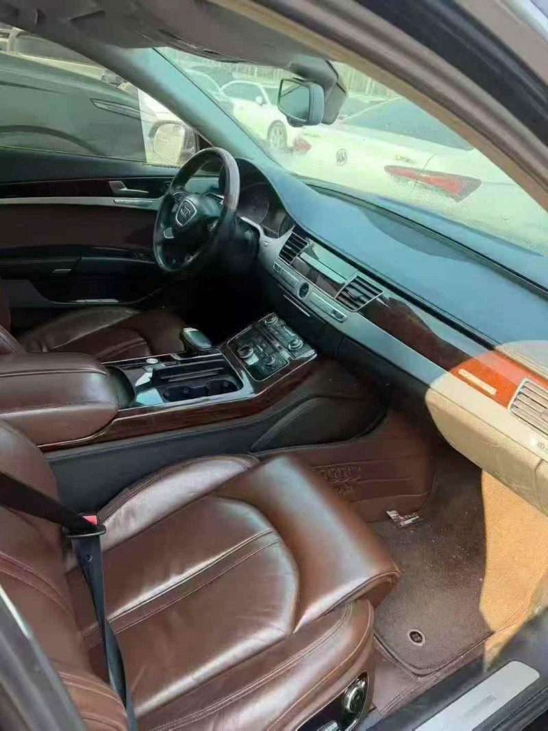 青岛16年奥迪A8L3