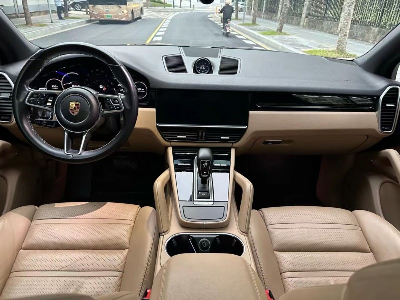 深圳19年保时捷卡宴5