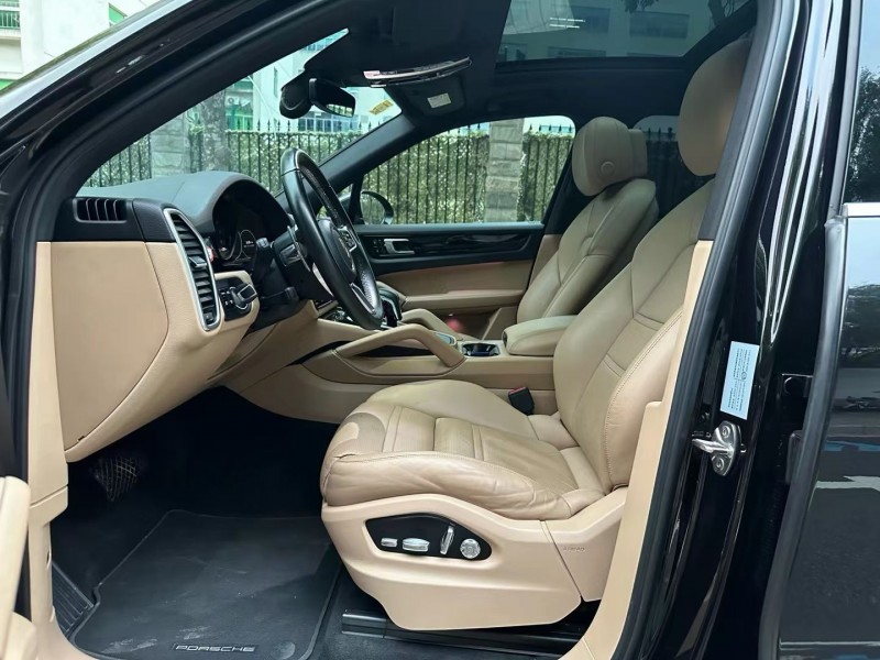 深圳19年保时捷卡宴6