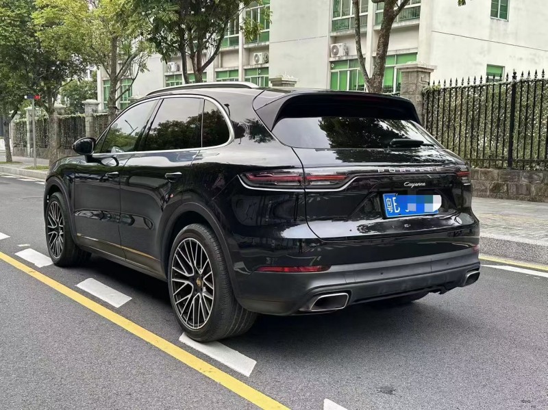 深圳19年保时捷卡宴8