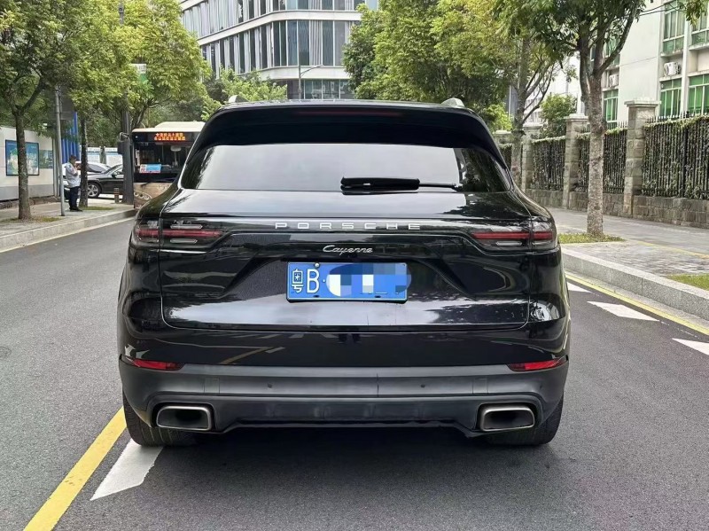 深圳19年保时捷卡宴9