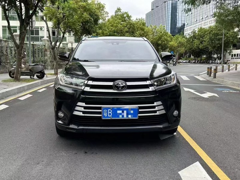 深圳22年丰田汉兰达1