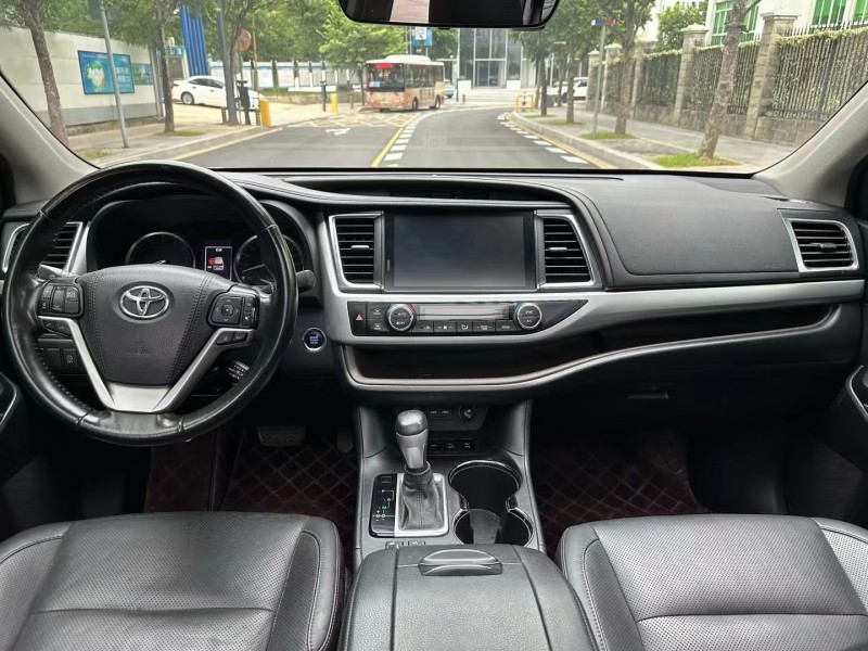 深圳22年丰田汉兰达5