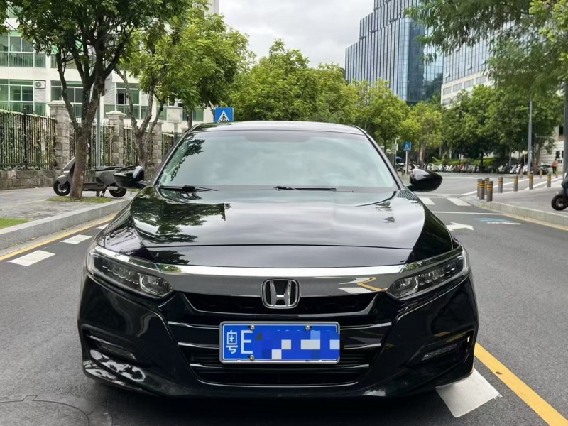 深圳21年本田雅阁1