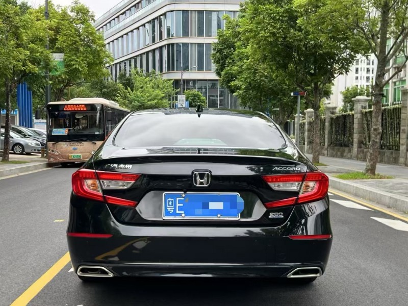 深圳21年本田雅阁9