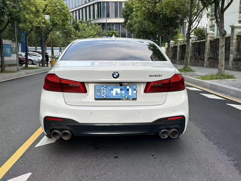 深圳20年宝马5系9