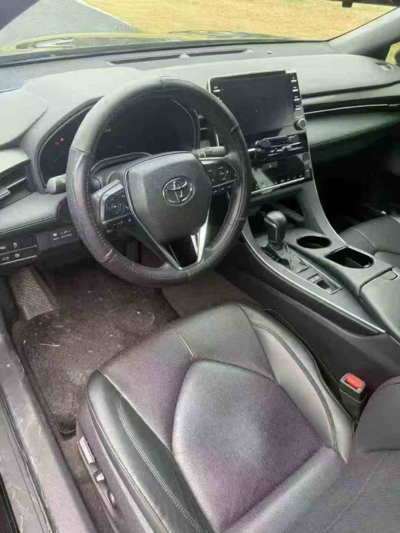 玉林22年丰田亚洲龙4