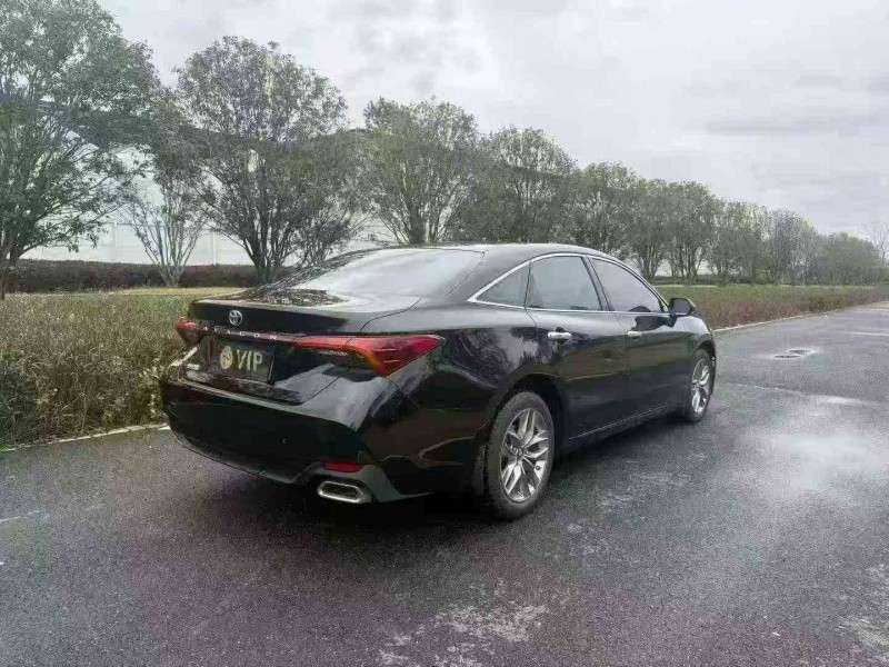 玉林22年丰田亚洲龙7