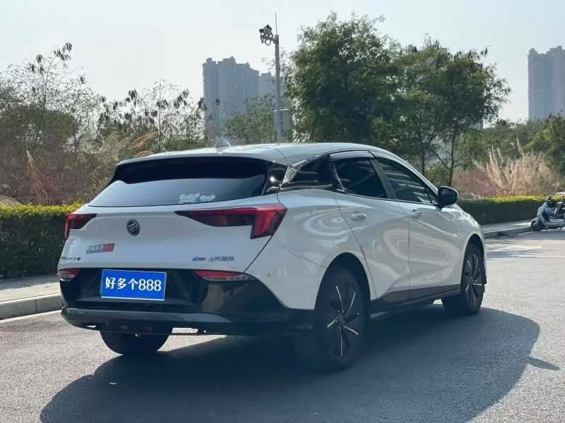 东莞23年别克微蓝8