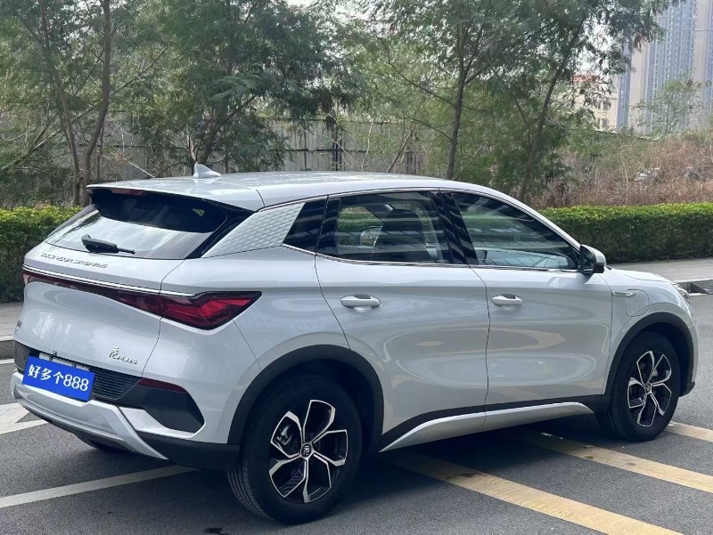 东莞25年比亚迪元8