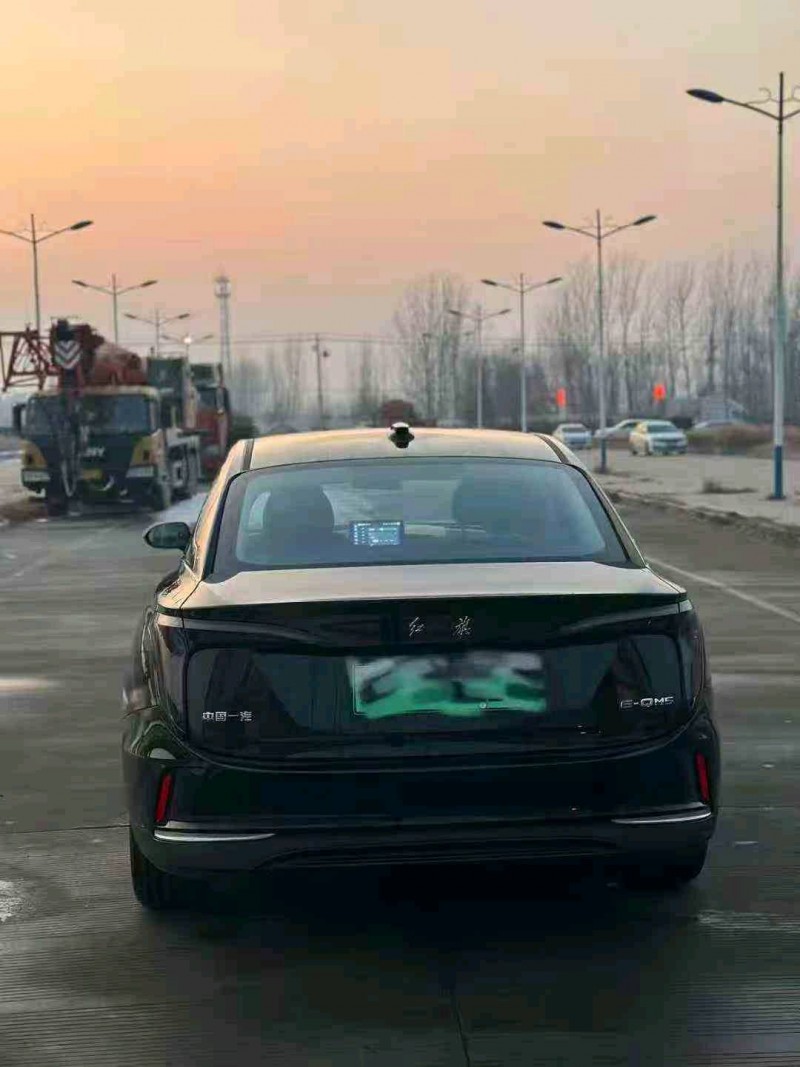 济宁25年红旗E-QM55