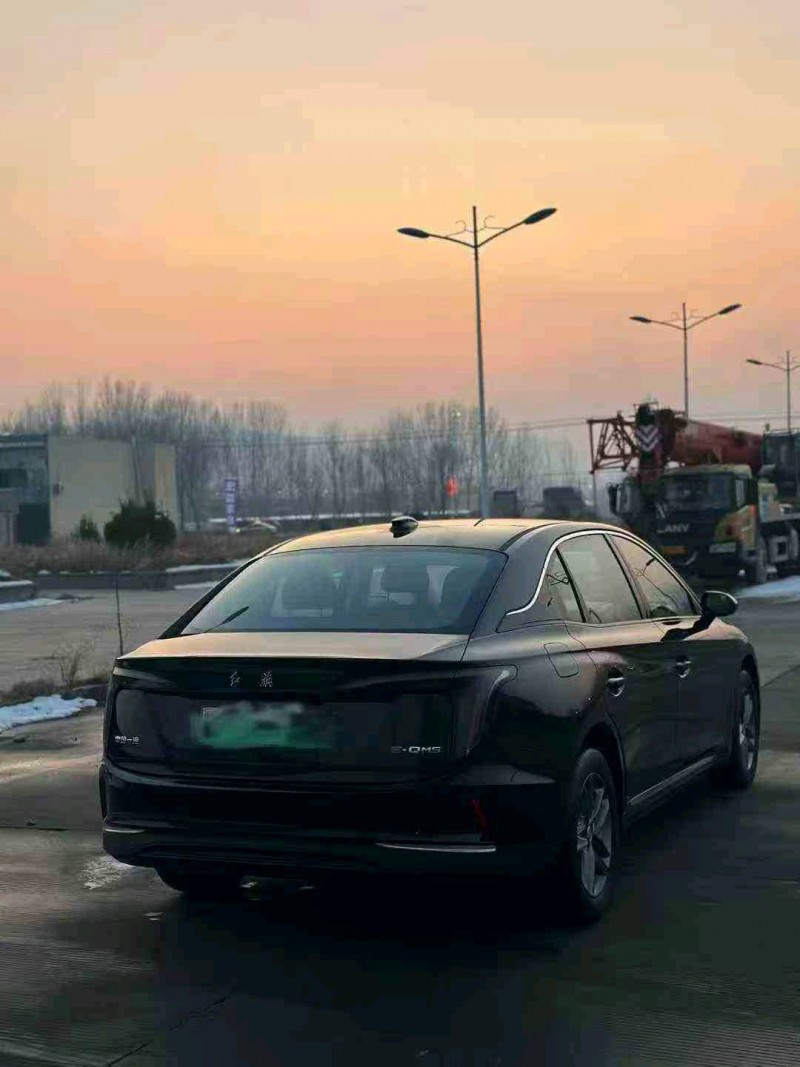 济宁25年红旗E-QM56