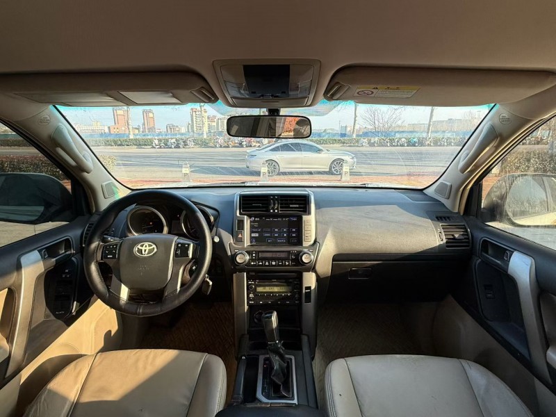 青岛13年丰田普拉多4