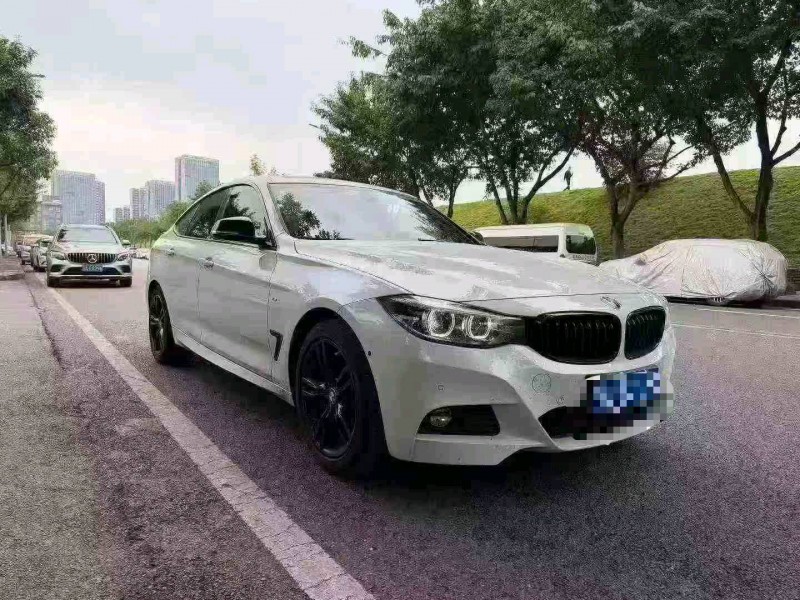 重庆21年宝马3系2